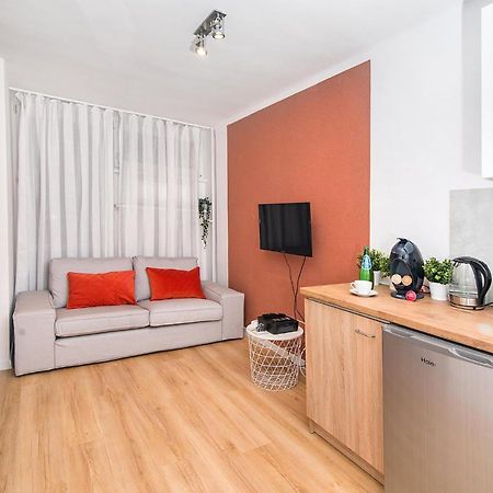 Central Apartments Grzybowska ワルシャワ エクステリア 写真